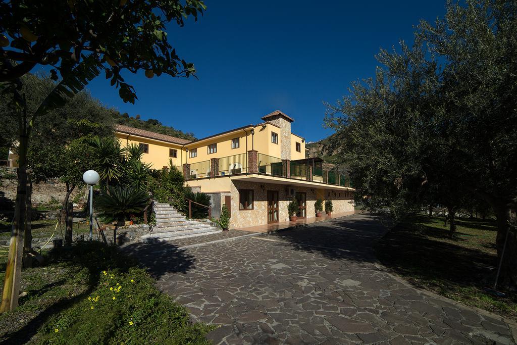 Agriturismo Villa Orchidea Ali Terme Exteriör bild
